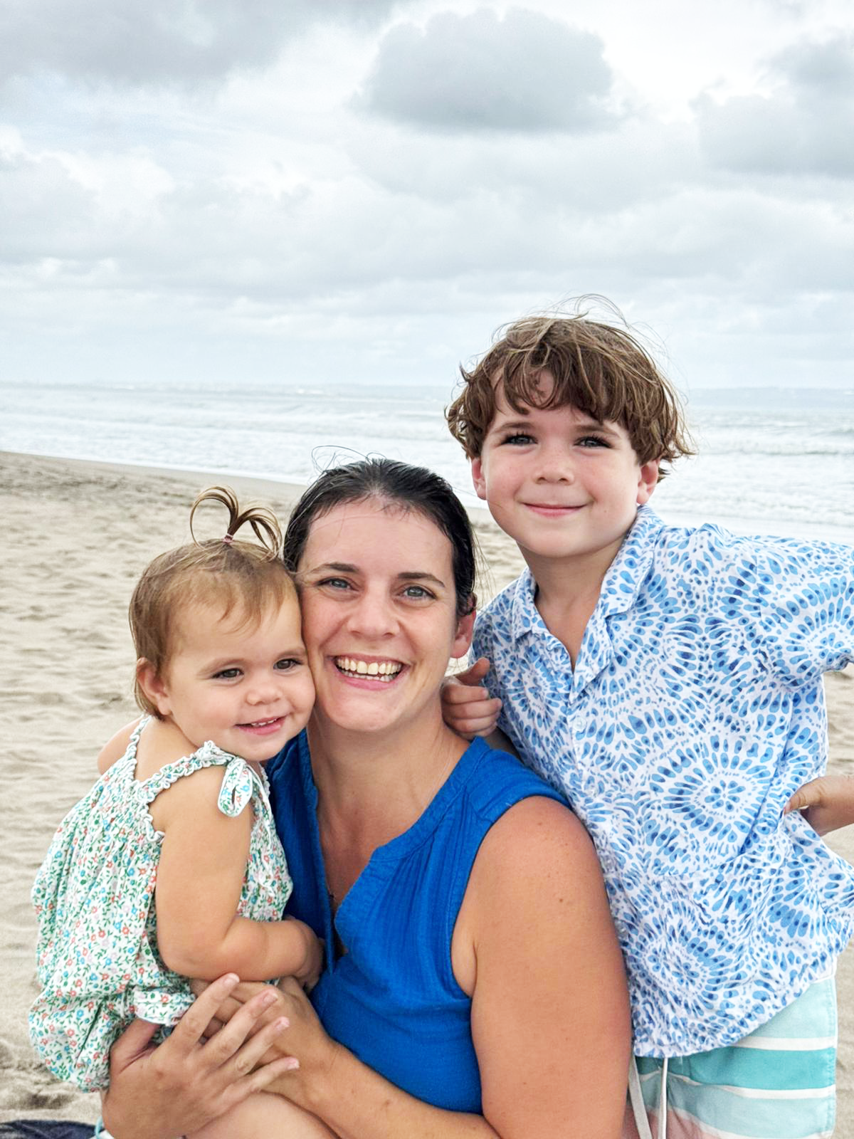 Quiggly founder enjoying a day at the beach with her children